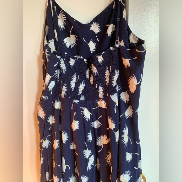 Old Navy Dress with spaghetti straps - Picture 4 of 4